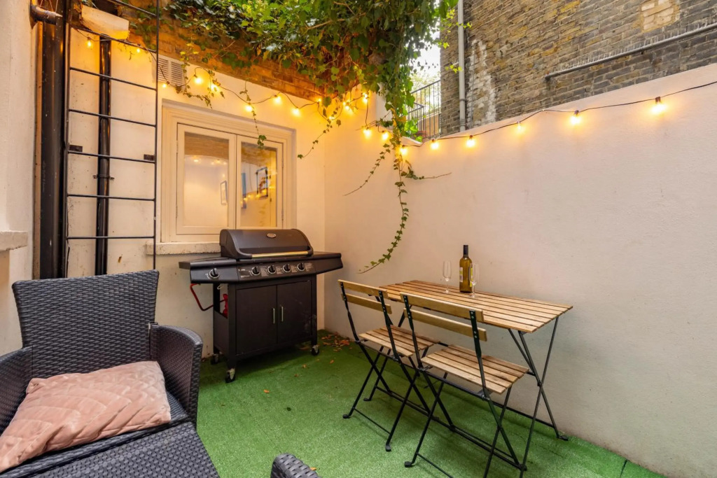 Niru 5-Star Hidden Secret on Earl's Court