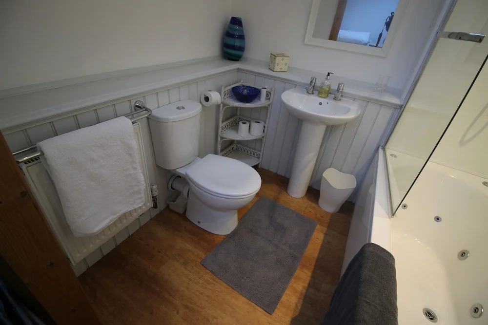 Violet Cottage 3 Bedroom Apartment by Cardiff Holiday Homes