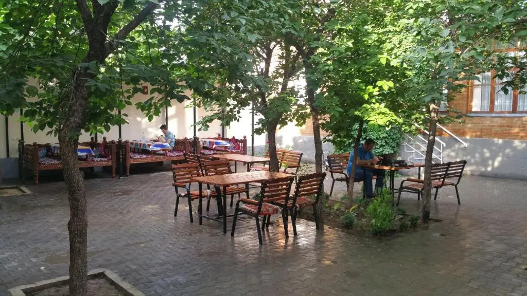 Gulnara Guesthouse - Hostel