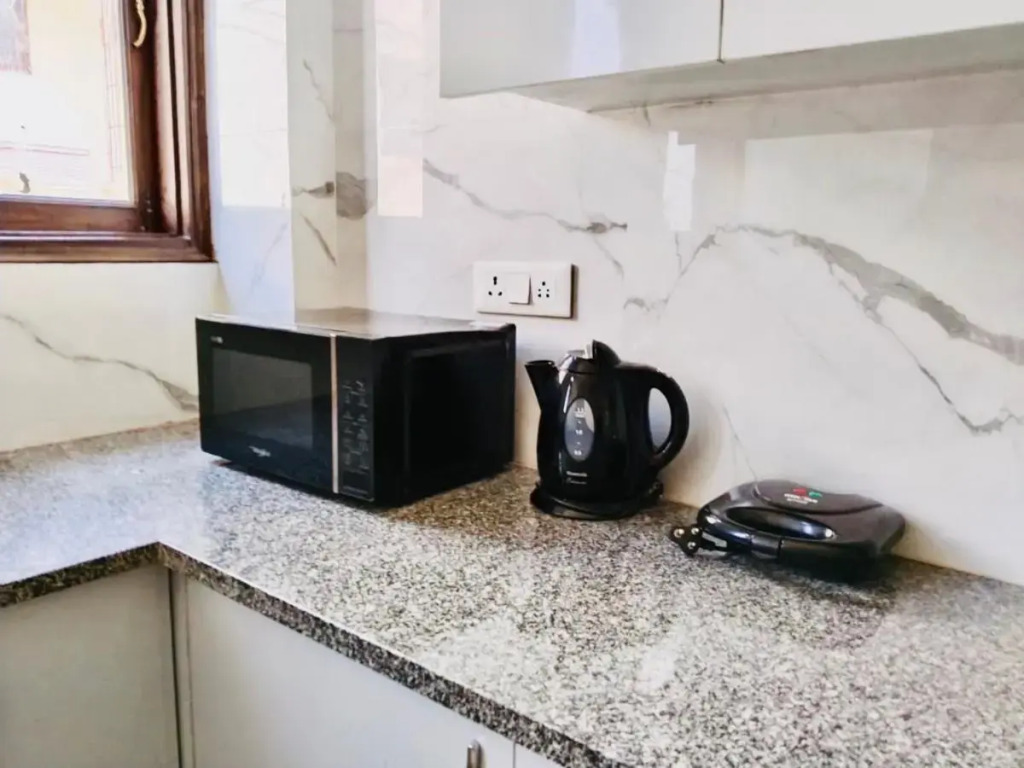 2bhk Fortune Home,E28 2a Saket Near Max Hospital,Pvr