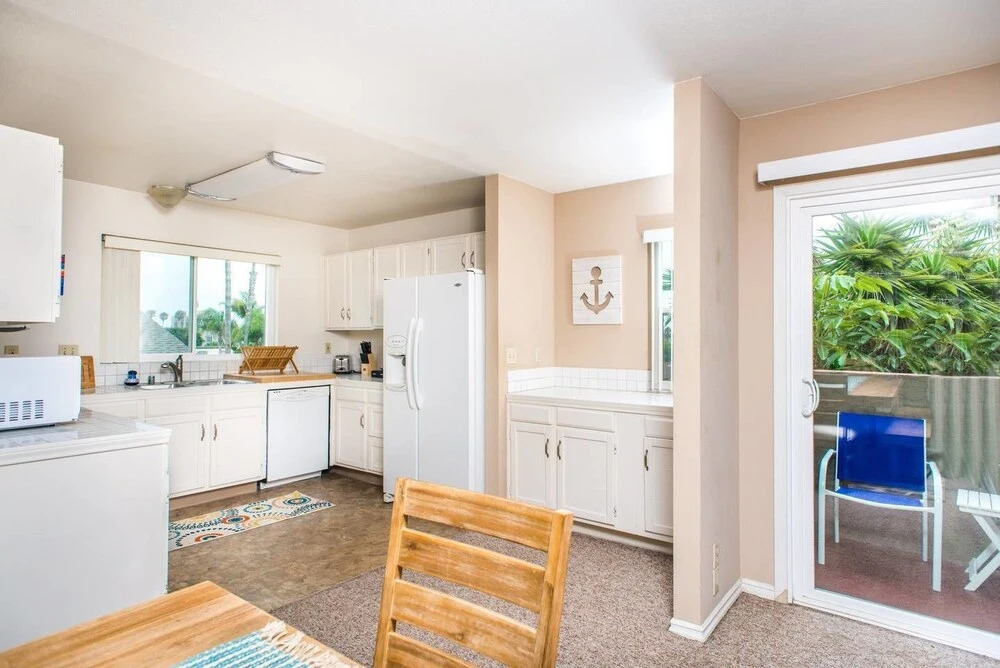 4br/3.5ba w/ Balcony in PB by Domio