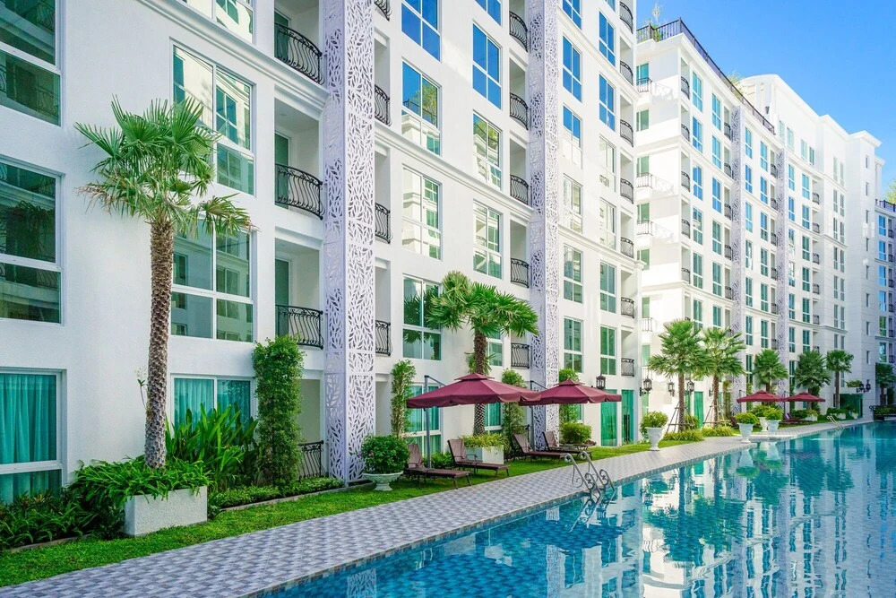 Modern 1 Bedroom Condo D619