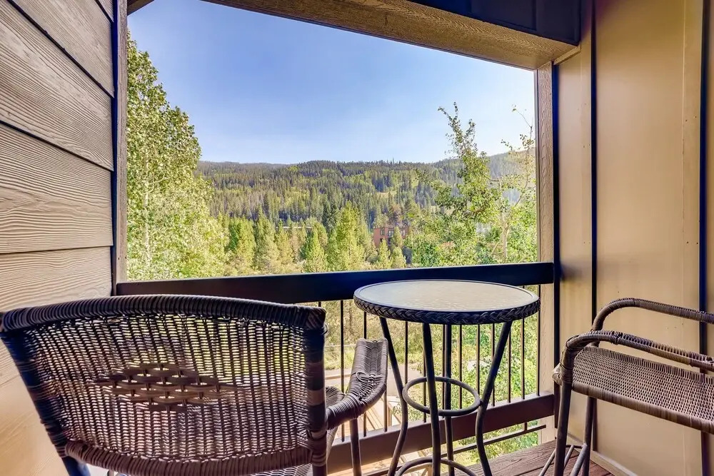 Platinum Frost Fire, Hot Tub Access, Sleeps 4, Keystone Family Fun Basecamp 1 Bedroom Condo by RedAwning