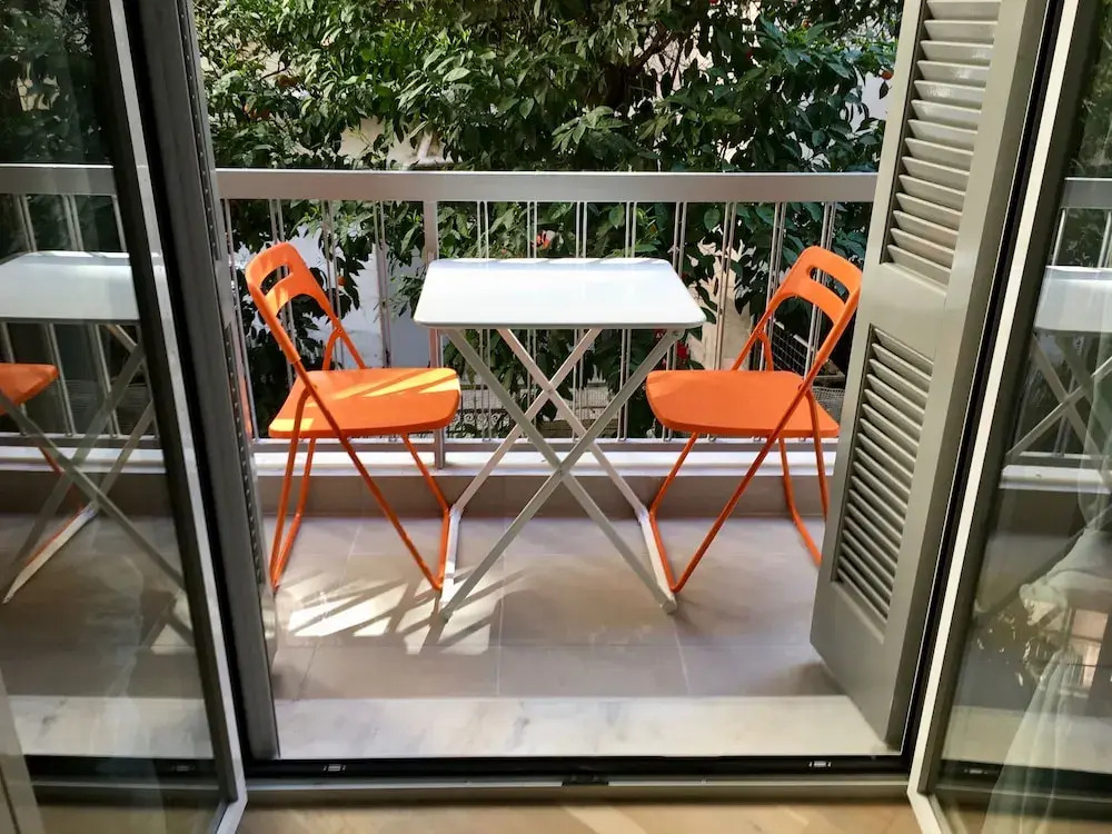 Modern Central Fully Equipped Apt