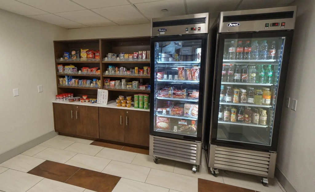 Holiday Inn Express Hotel & Suites Savannah Midtown by IHG