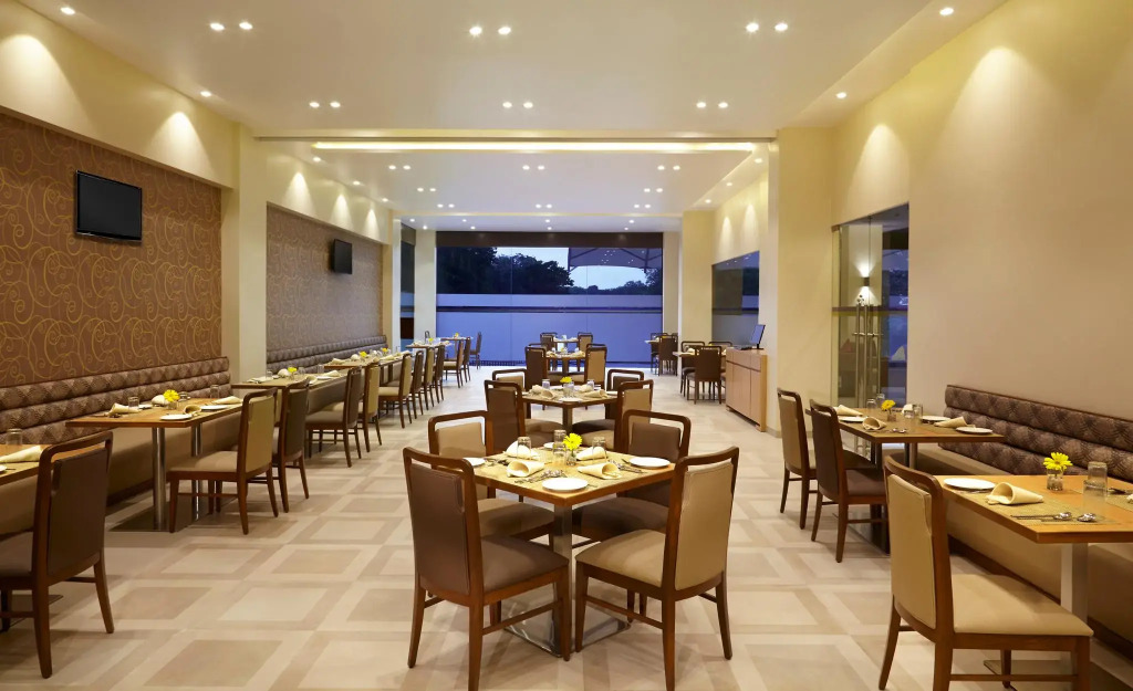 Click Hotel, Junagadh