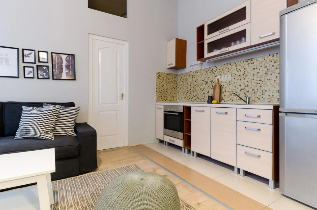 I30 Studio Apartment In Central Location.