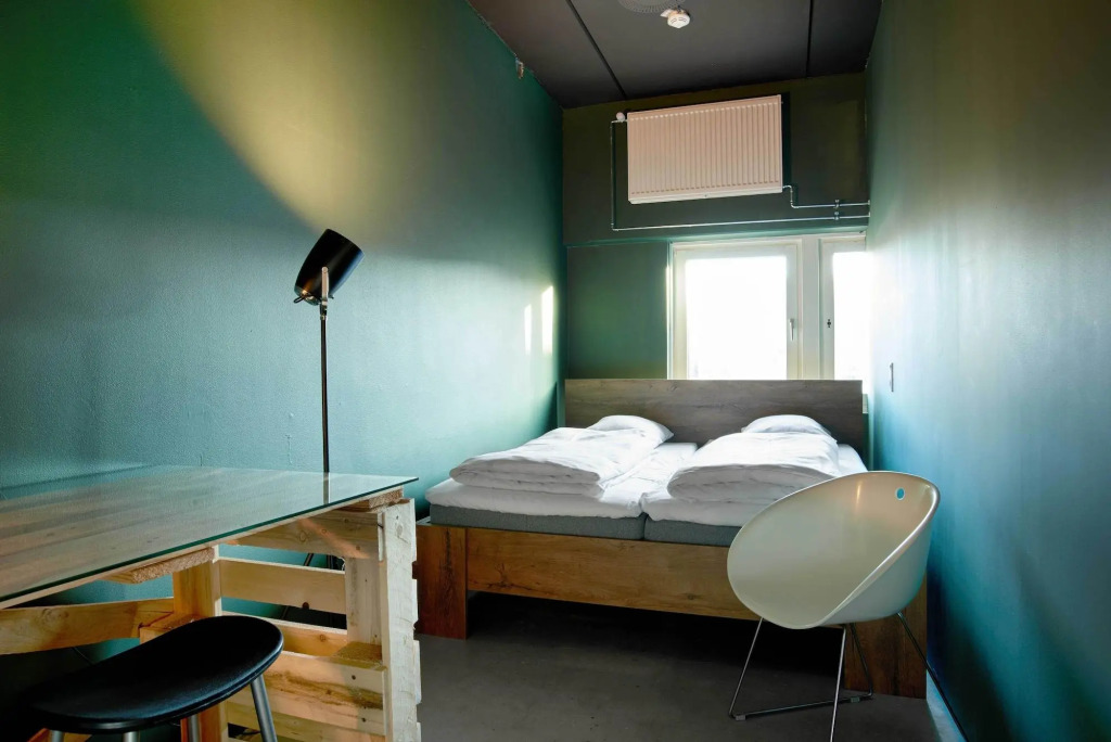 Urban Camper Hostel & Bar