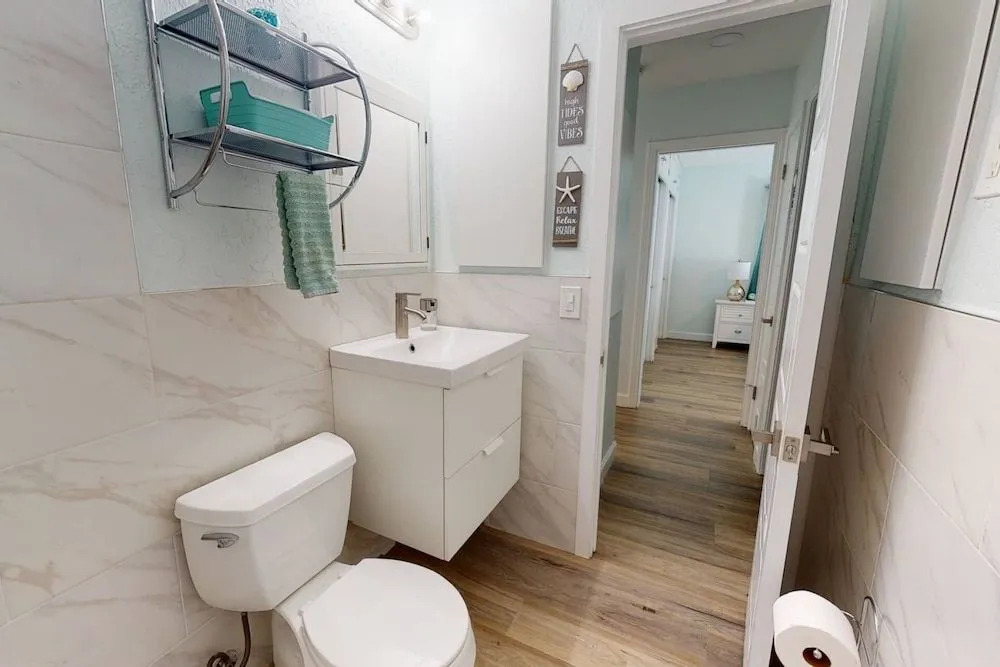 Modern Grove Beautiful 3 Bedroom Home