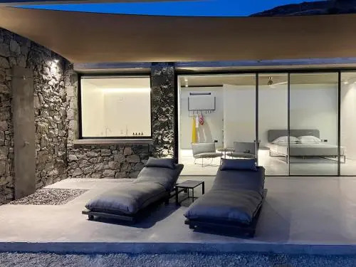 Echoes Suites Milos