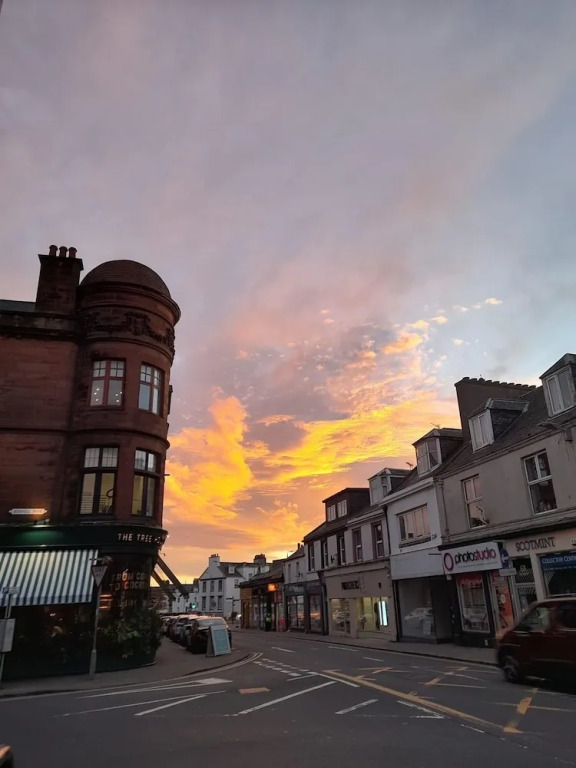 Sandgate 2-Bed Apartment in Ayr central location