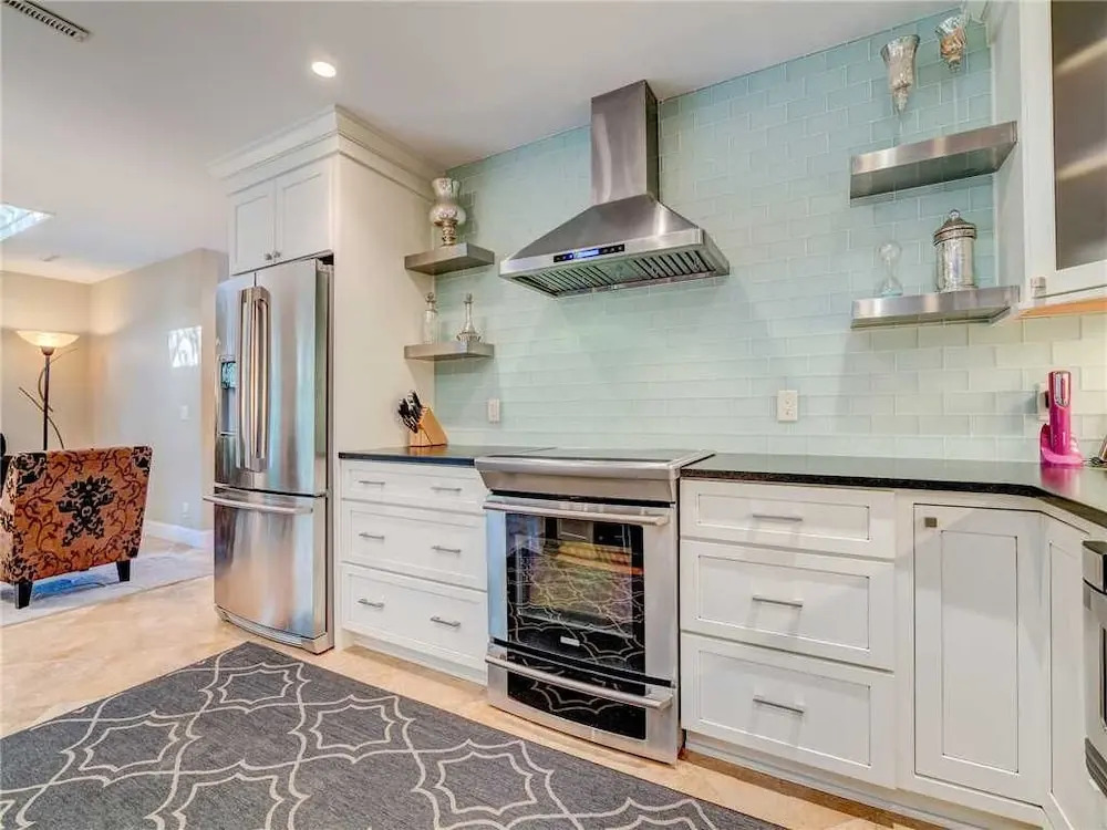 Jessamine 7, 3 bedrooms, Walk to Beach, Sleeps 8