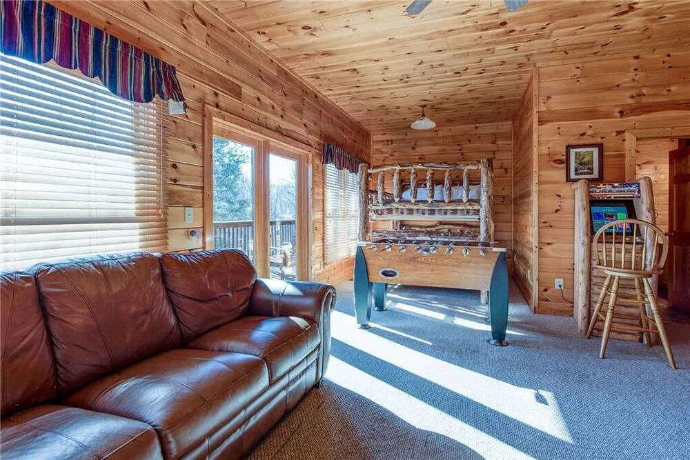 Aspens Envy 4 Bedroom Home with Mountain View