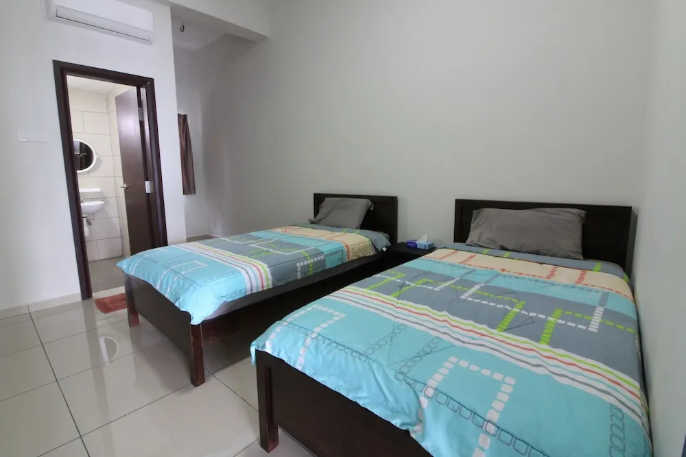 Kota Laksamana Comfortable Crowd by Step-In
