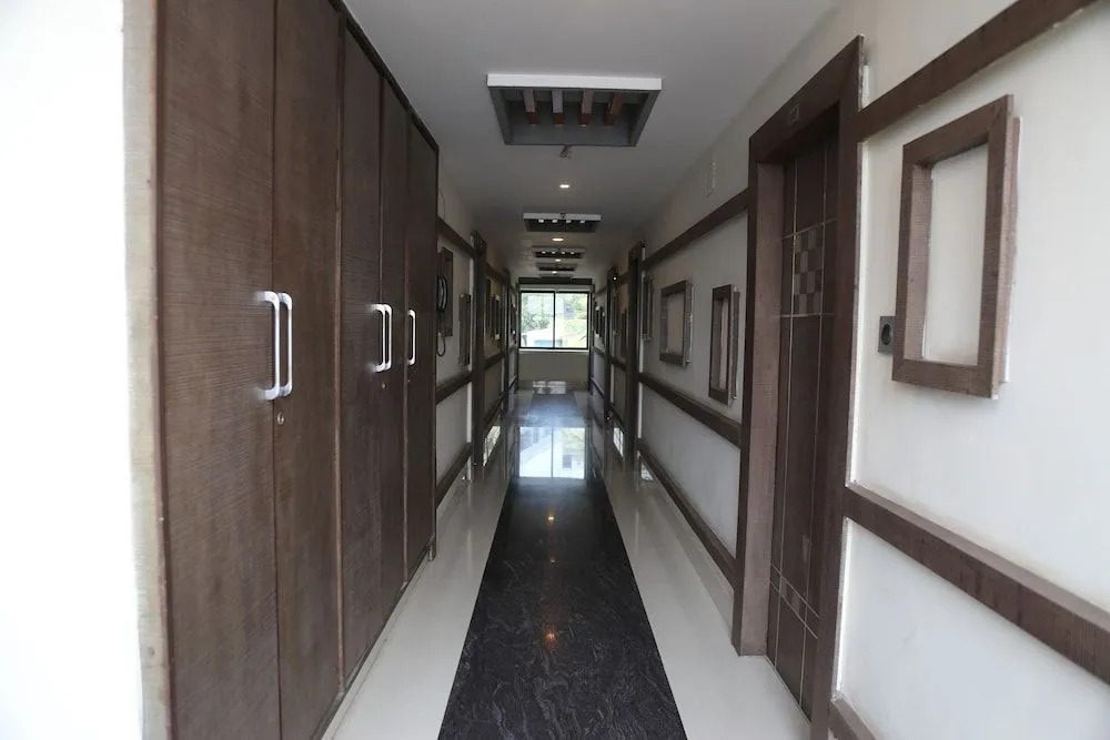 Madhura Inn