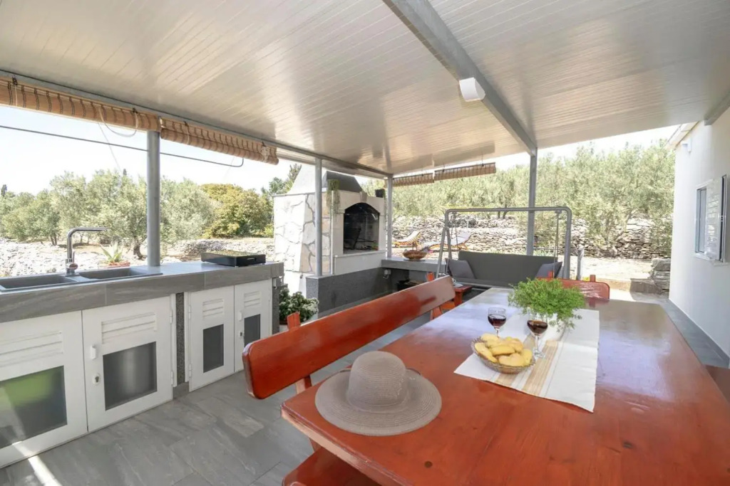 Holiday Home Roza with Whirlpool by Villas Guide