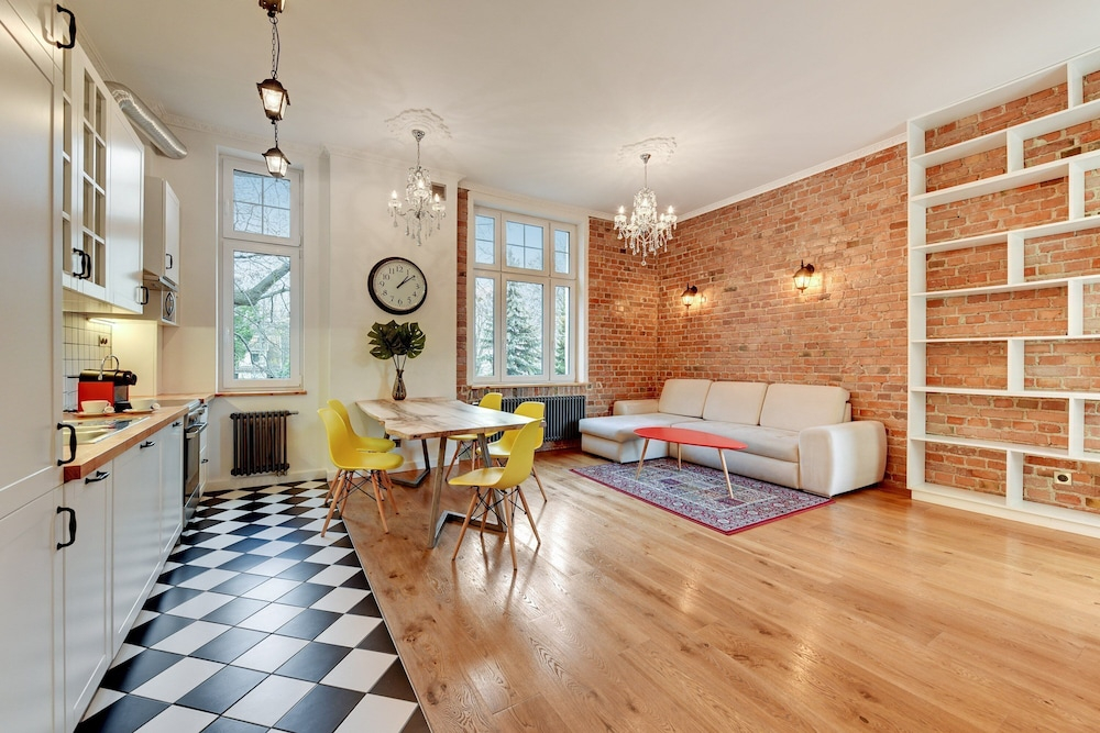 Lion Apartments - Family Stay