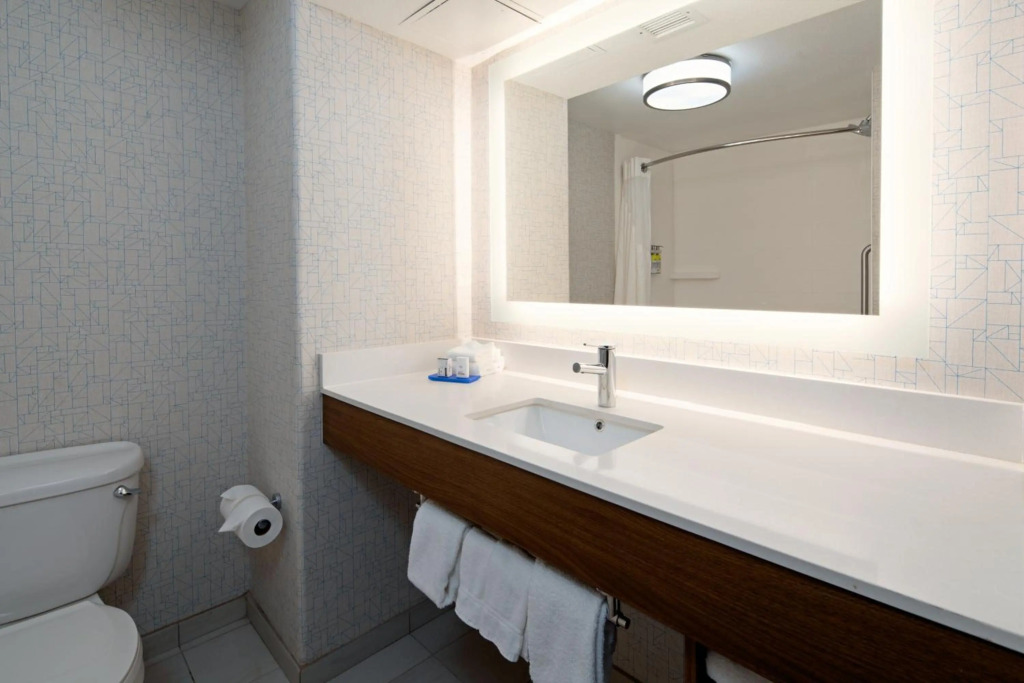 Holiday Inn Express Fresno South by IHG