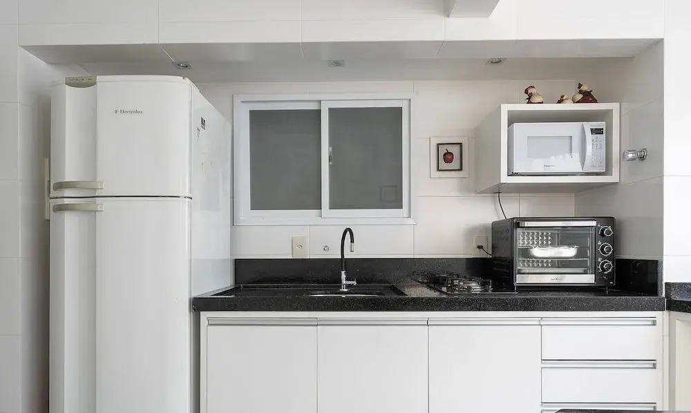 Apt 1 Block From Beach in BC Great Location Cep093