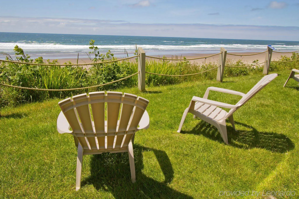 Pelican Shores Inn