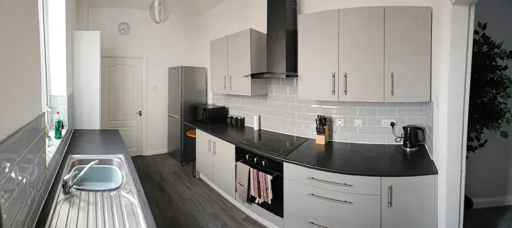 Charming 3-bedroom Home in Doncaster, Perfect for Family, Friends & Contractors