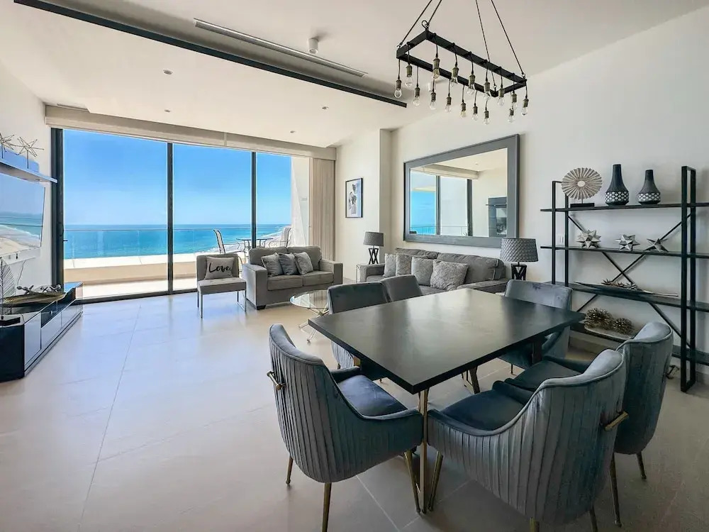 Sandy Beach 2BR Beachfront Getaway