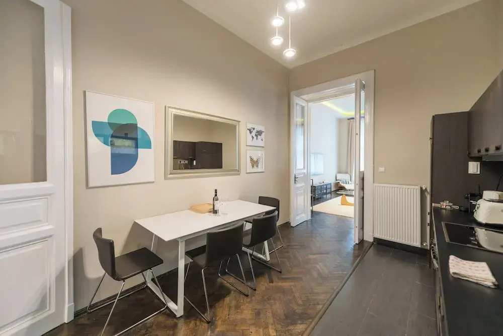Venus Apartments - Opera III
