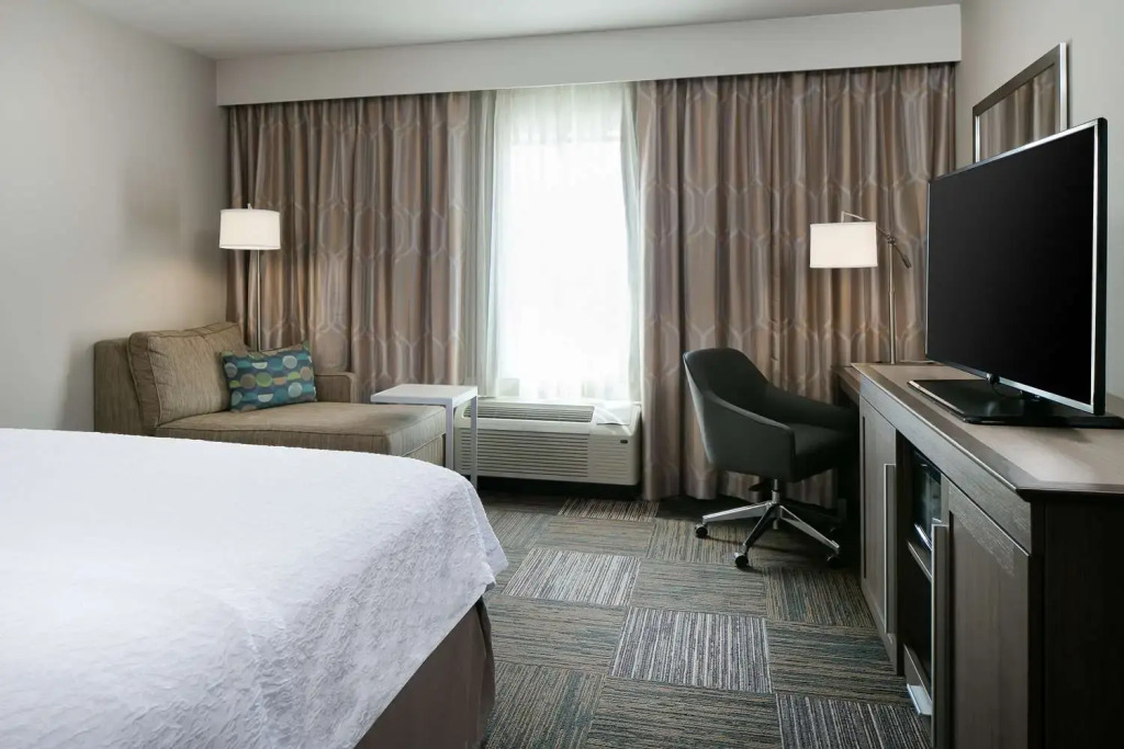 Hampton Inn & Suites Mason City, IA