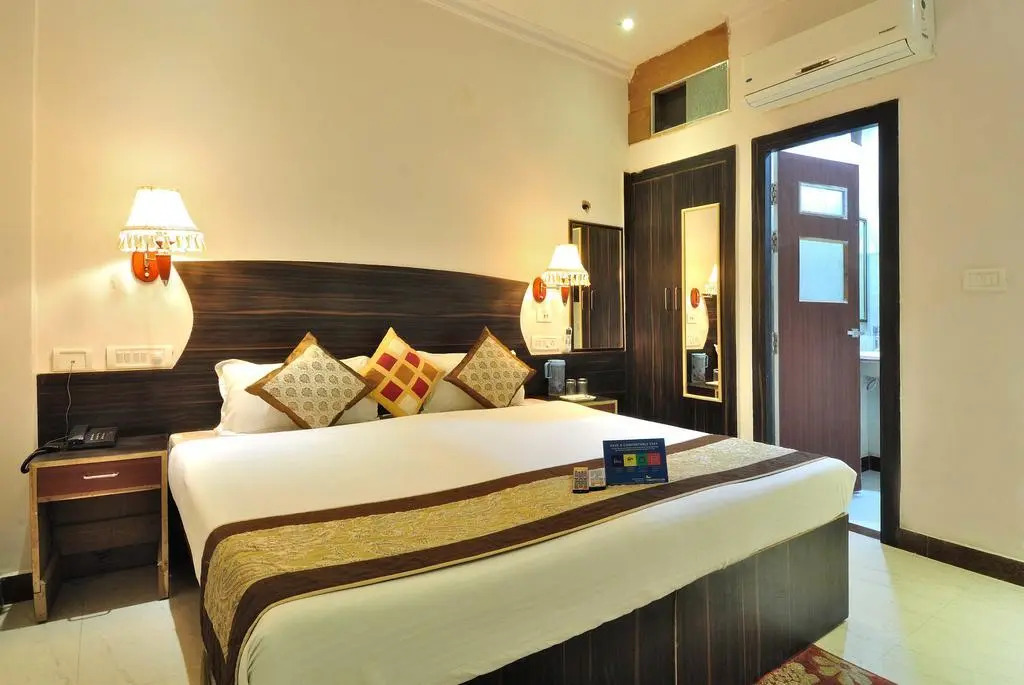 Hotel Palm Tree Near Taj Mahal Agra