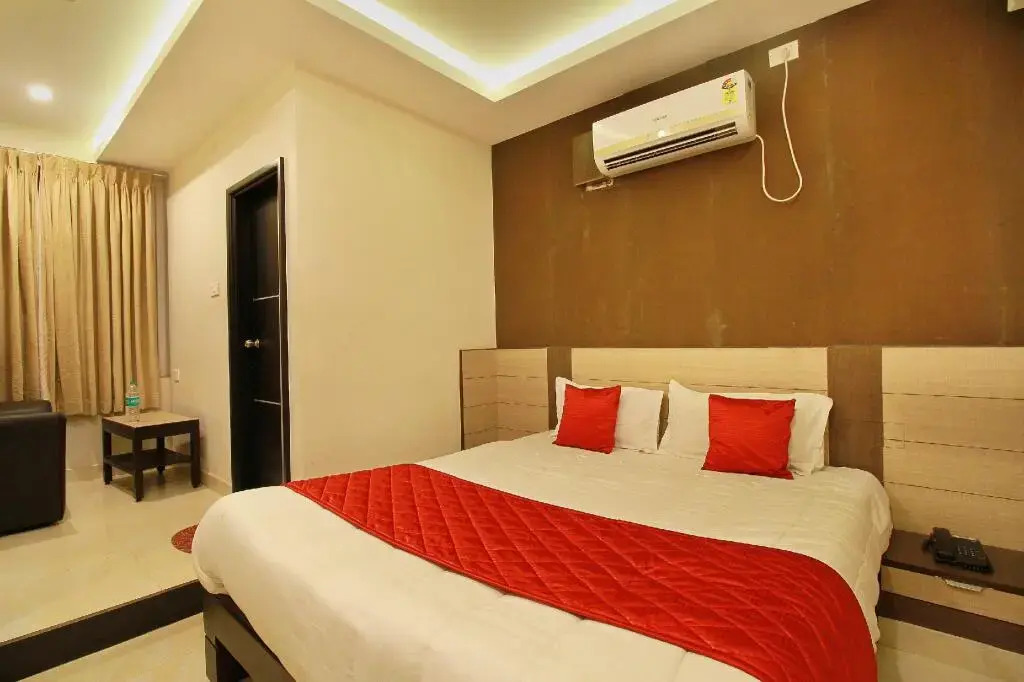 Sathyaa Grand Inn