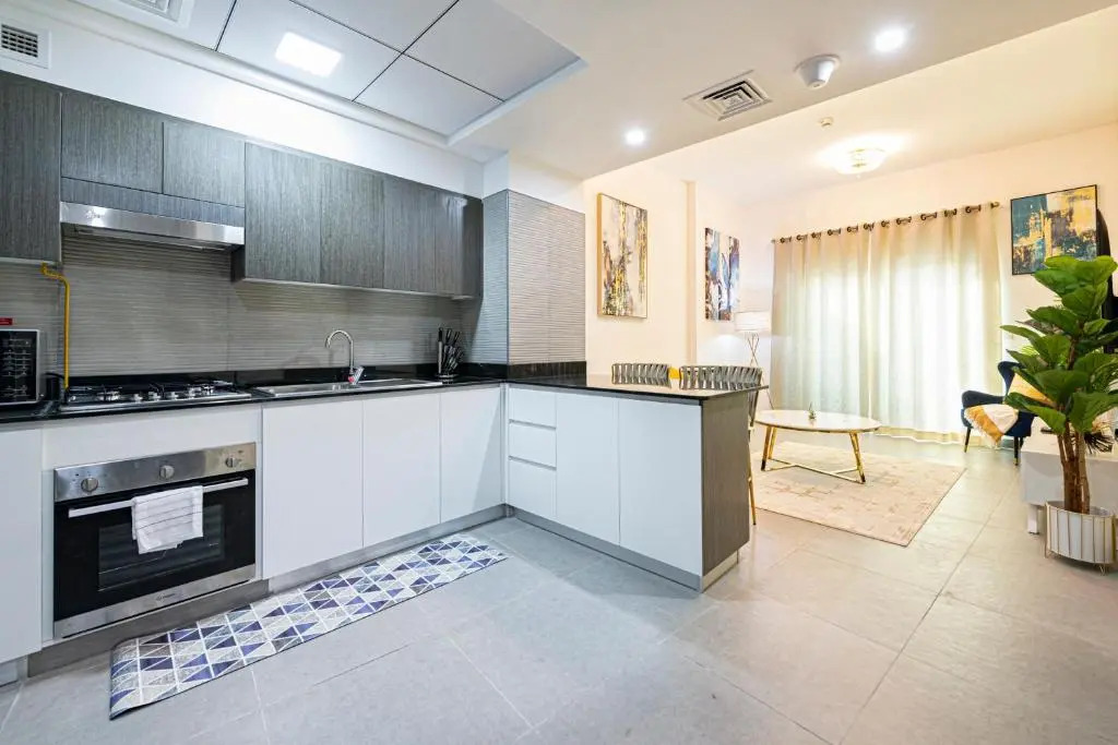 Luxury 1BDR Apt in Al Barsha with beautiful city skyline views