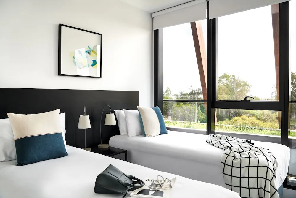 Ivanhoe Apartments