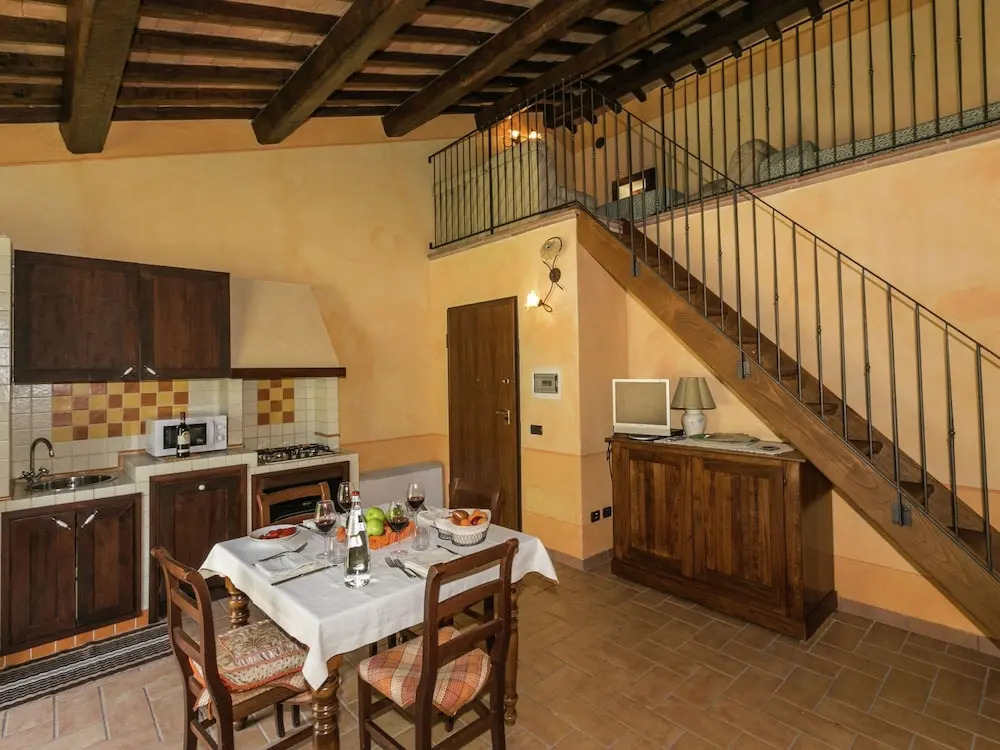 Elegant apartment only 1 hour from Rome