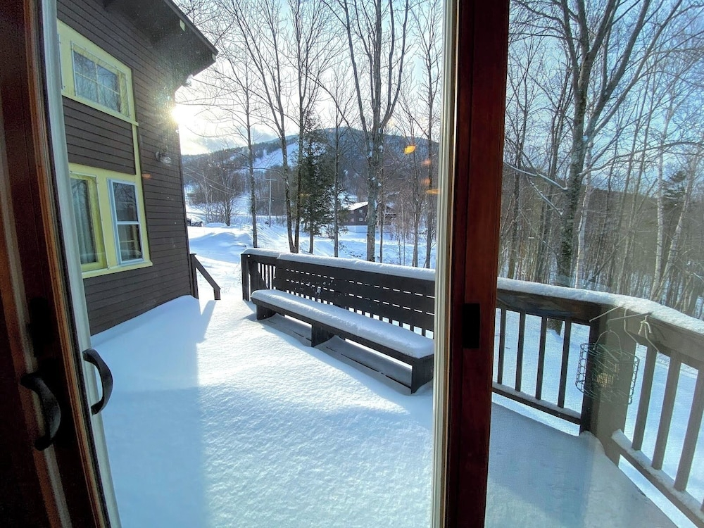 23sr Traditional Austrian Chalet at the Base of Cannon Ski Area in Franconia Notch