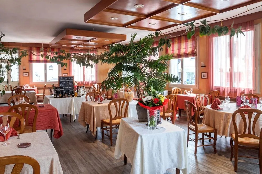 Logis Hôtel Les Voyageurs