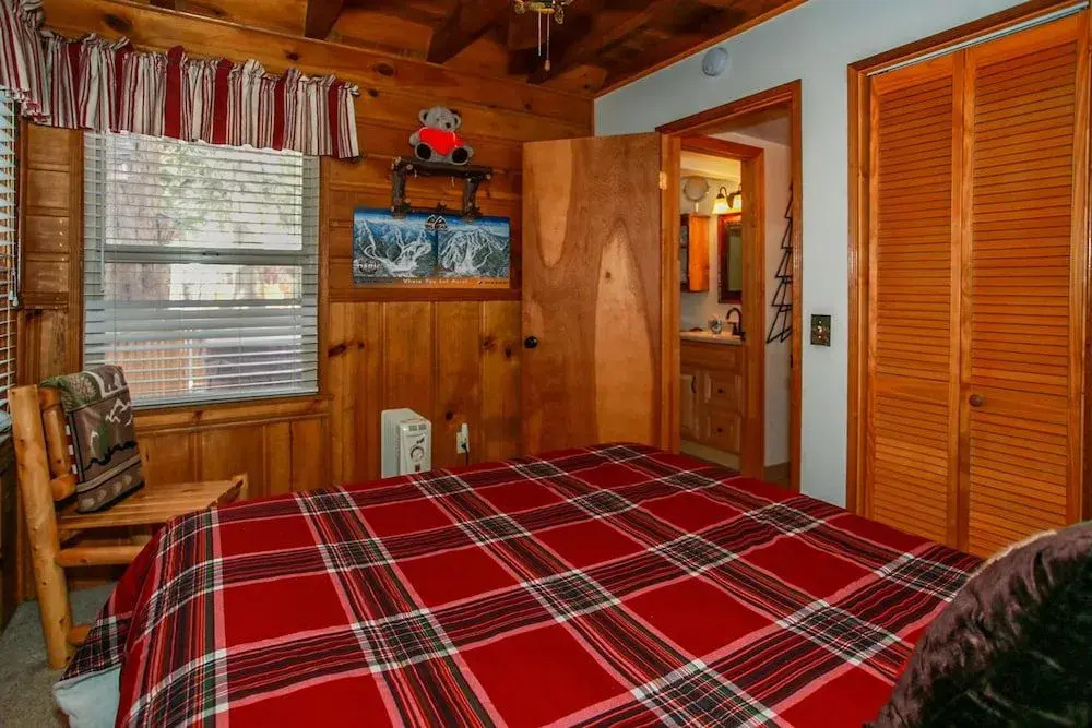 Bear Hug Hideaway