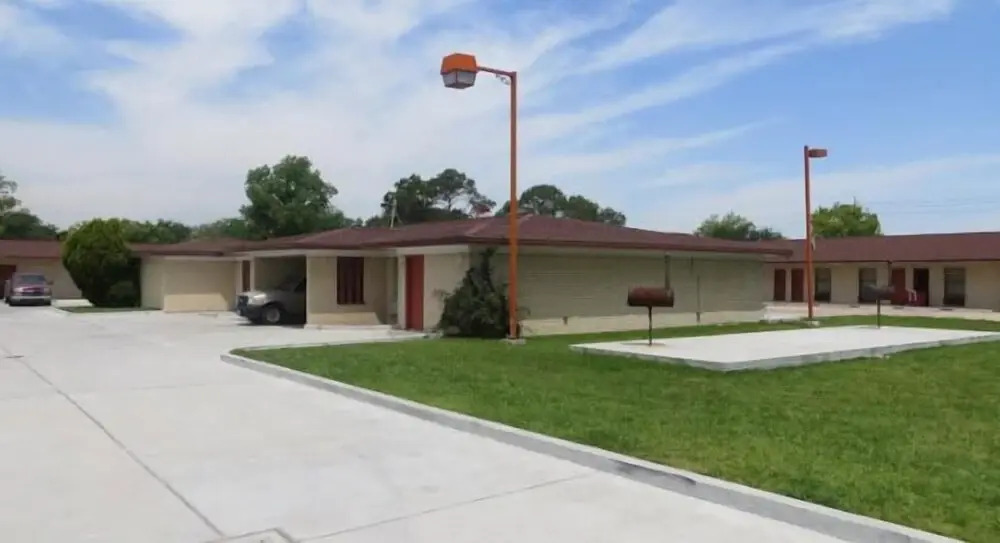 Bayshore Motel