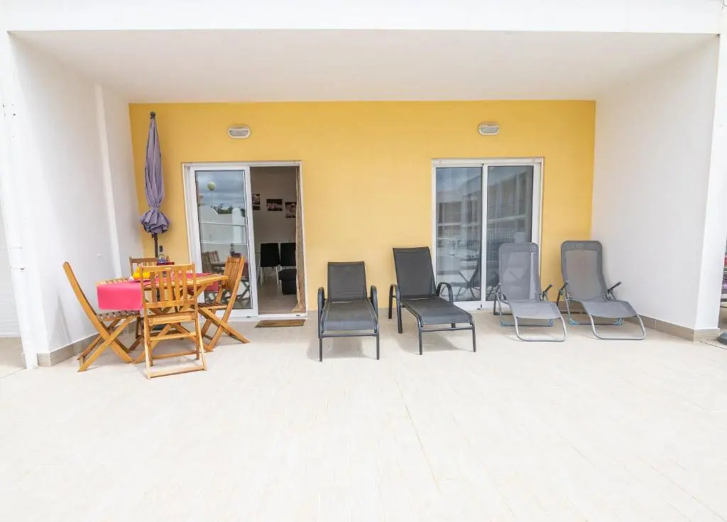 2 Bedroom & 2 Bathroom, pool, playground, air con, parking, wifi, netflix