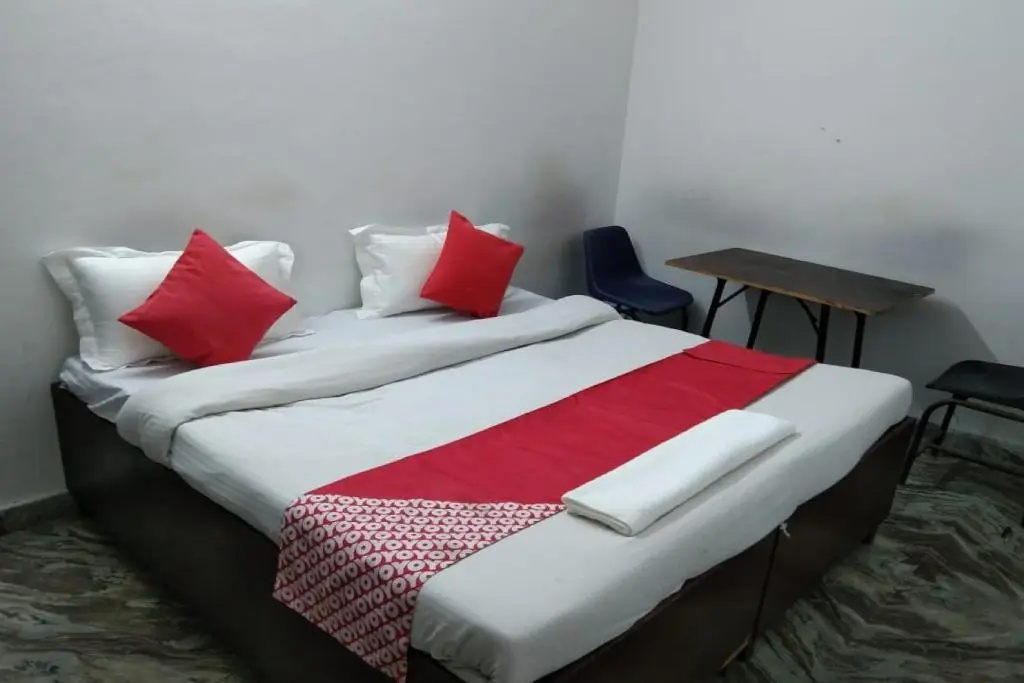 OYO 82033 Hotel Grand Plaza
