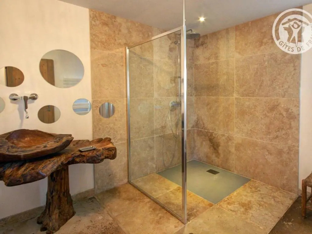 Gîte cocon avec spa et sauna à Saint-Germain-Lespinasse - FR-1-496-6