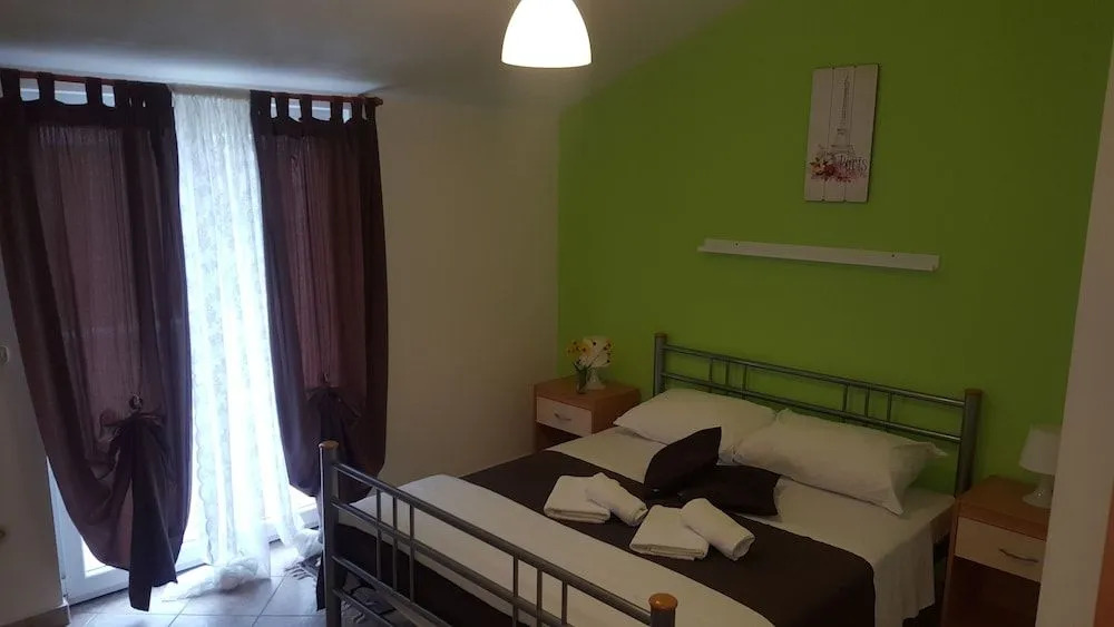 Martina Guest house-Rooms