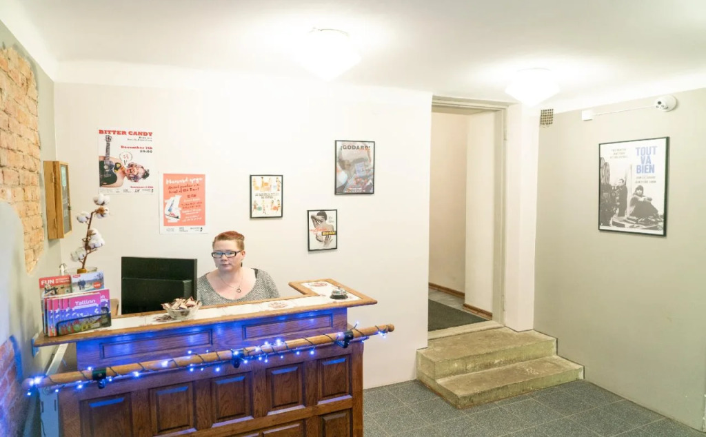 Отель Godart
