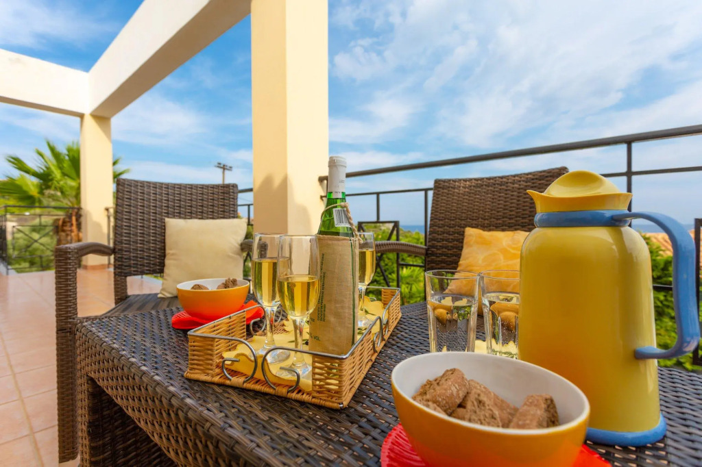 Skala Villa Yellow