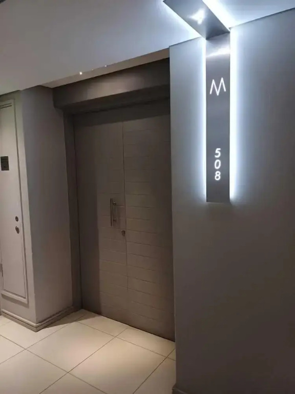 Executive and Spacious Apartments in Masingita Towers Sandton