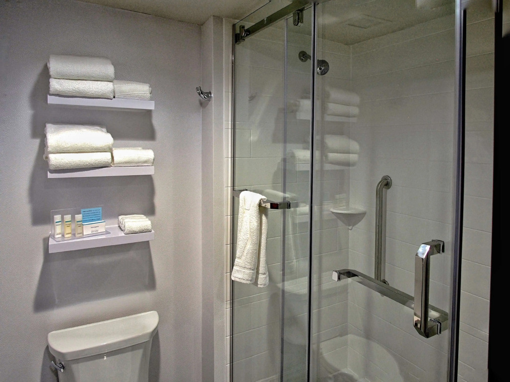 Hampton Inn & Suites-Moore