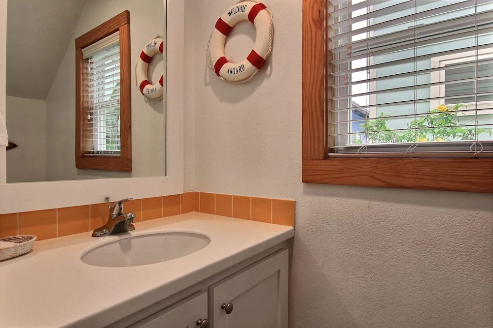 Jack's Sparrow 4 Bedrooms 2.5 Bathrooms Home