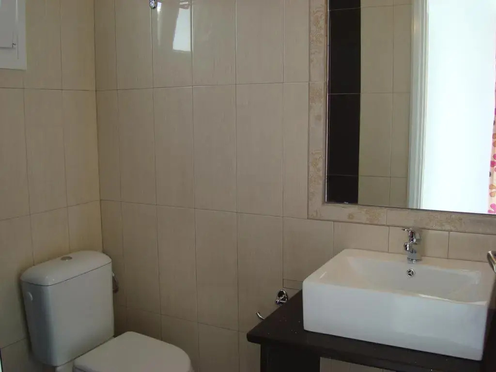 Elena Studios & Suites