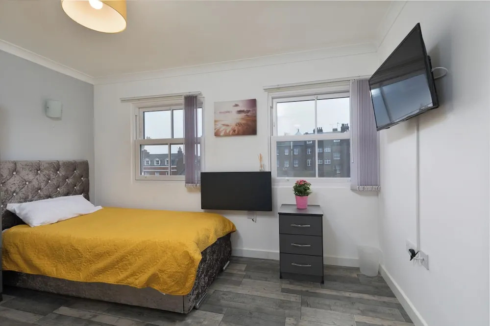 2 Bed Flat - Sleeps 4 - Wifi