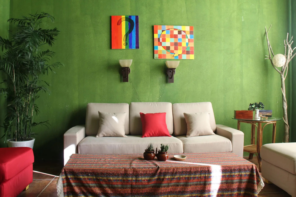Yangshuo Edens Social Guesthouse - cozy garden courtyard & fresh craft coffee & night beers & outdoor activities
