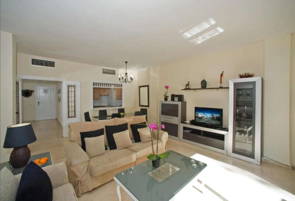 Apartment in Marbella, Malaga 102959